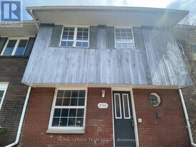 2745 Baseline Rd in Ottawa, ON - Building Photo