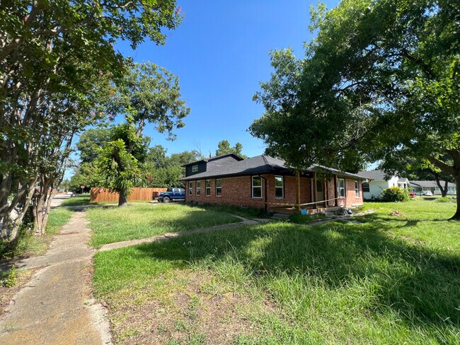1017 Tosch Ln in Mesquite, TX - Building Photo - Building Photo
