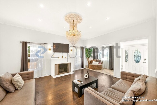 property at 138 N Hamel Dr