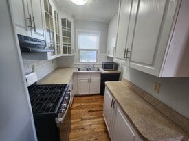 447 Ash St, Unit 3 in New Bedford, MA - Building Photo
