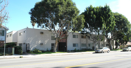 4934 Cahuenga Blvd in North Hollywood, CA - Building Photo - Building Photo