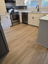 700 Delverton Rd in Columbia, SC - Foto de edificio - Building Photo