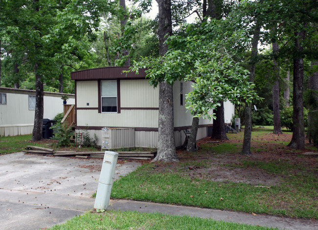 Lee Acres Mobile Home Park in Wilmington, NC - Building Photo - Building Photo