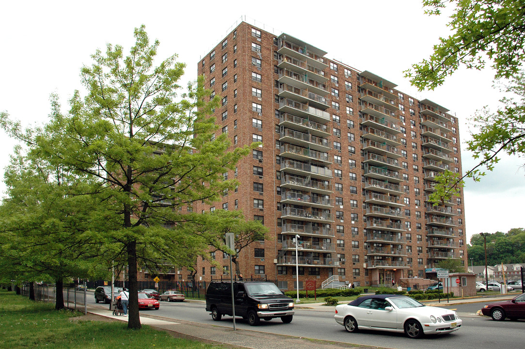 Riverview Towers in Paterson, NJ - Building Photo