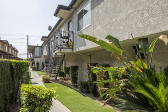 Cypress Villas in Covina, CA - Foto de edificio - Building Photo