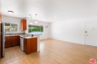628 Huntley Dr in West Hollywood, CA - Building Photo - Building Photo
