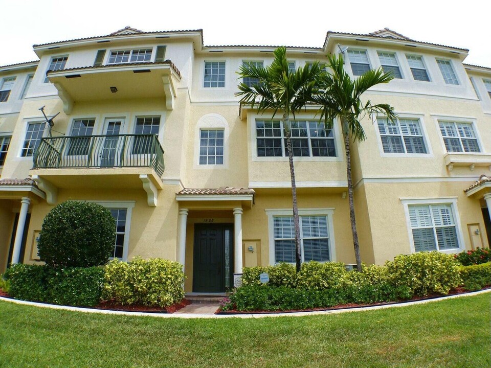 1826 NW 9th St in Boca Raton, FL - Building Photo