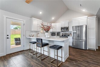 707 W Jillian St in Siloam Springs, AR - Building Photo - Building Photo