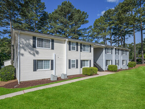 Tryon Village in Raleigh, NC - Foto de edificio - Building Photo