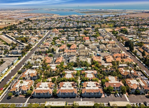 4802 Tiara Dr, Unit 103 in Huntington Beach, CA - Building Photo - Building Photo