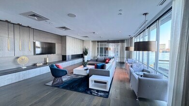 40 Lewis St, Unit #405 in Boston, MA - Building Photo - Building Photo