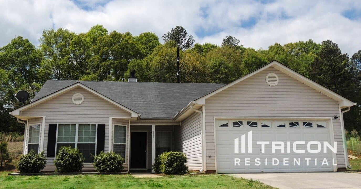1311 Meadow Walk Dr in Monroe, GA - Building Photo