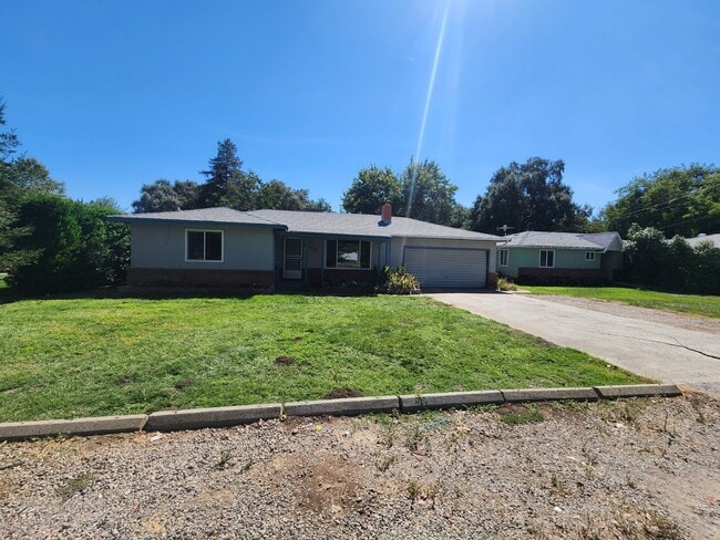 property at 1003 W 12th Ave