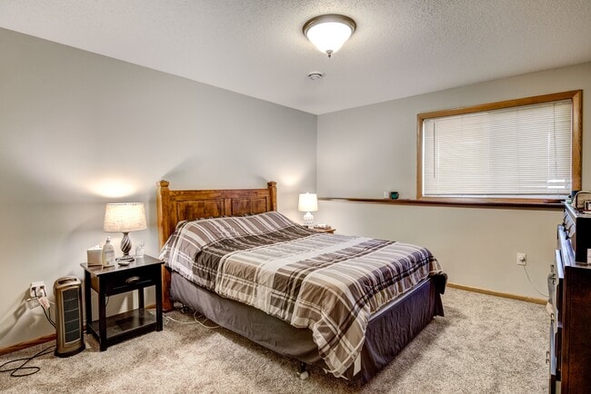 1909 Southridge Ave in Menomonie, WI - Building Photo - Building Photo