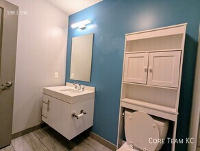 306 E 12th St in Kansas City, MO - Building Photo - Building Photo