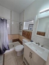 5712 Hollywood Blvd, Unit 3 in Hollywood, FL - Building Photo - Building Photo