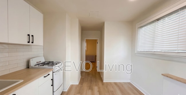 131 Vine St in St Catharines, ON - Building Photo - Building Photo