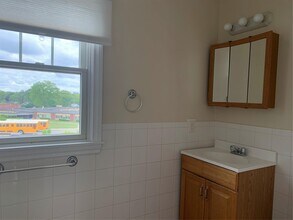 35 East Ave in Glen Cove, NY - Building Photo - Building Photo