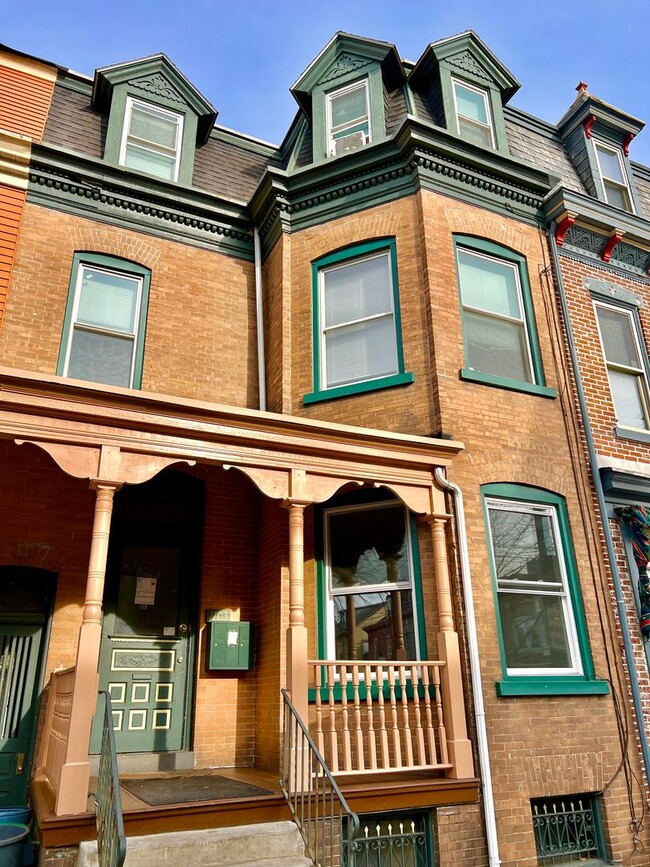 property at 1103 Linden St