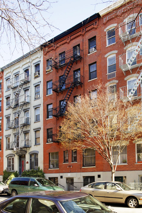 531 E 6th St in New York, NY - Foto de edificio