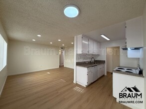 5461 Kester Ave in Los Angeles, CA - Building Photo - Building Photo