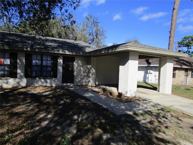 property at 1704 Ridgewood Ln