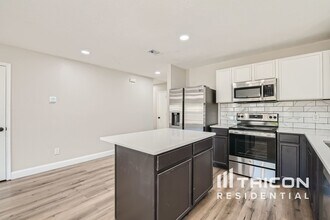 2949 Monticello Ln in Lancaster, TX - Building Photo - Building Photo