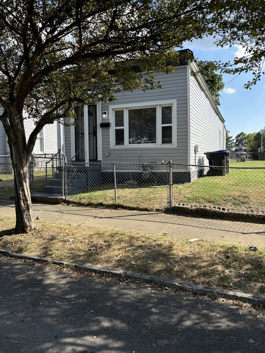 1512 Cedar St in Louisville, KY - Building Photo