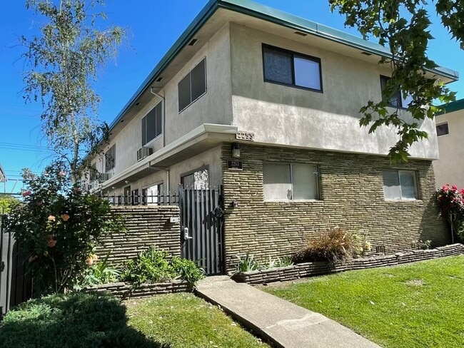 property at 2253 2nd Ave