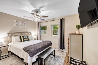 1738 11th Ave in Green Bay, WI - Foto de edificio - Building Photo