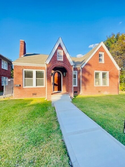 4625 Bell St in Houston, TX - Foto de edificio