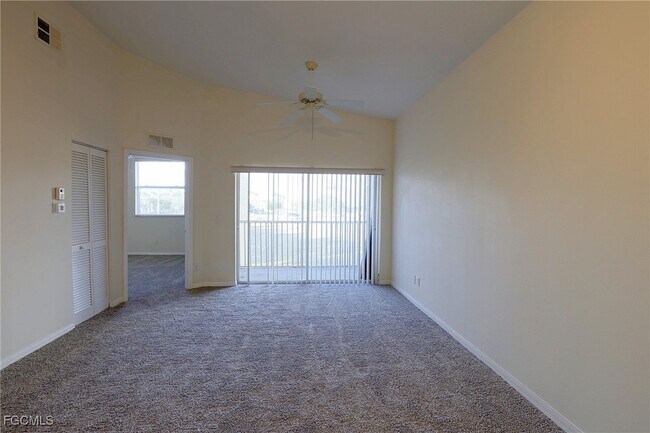 4133 Bellasol Cir in Ft. Myers, FL - Building Photo - Building Photo
