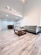 576 E Avenue J in Grand Prairie, TX - Building Photo - Building Photo