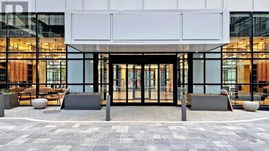 251 Manitoba St in Toronto, ON - Building Photo - Building Photo