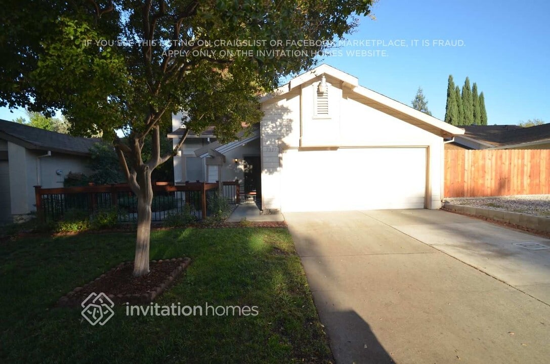 7337 Monogram Dr in Sacramento, CA - Building Photo