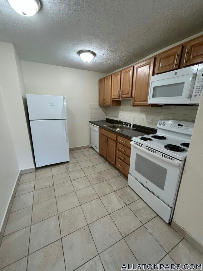 88 Gardner St in Boston, MA - Building Photo - Building Photo