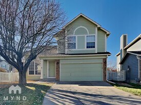 2421 S Harlan Ct in Lakewood, CO - Building Photo