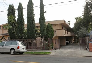 5665 Fayette St in Los Angeles, CA - Building Photo