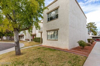 7820 E Vernon Ave in Scottsdale, AZ - Building Photo - Building Photo