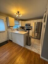 3 Greenfield Dr, Unit 3E in Dover, NH - Building Photo