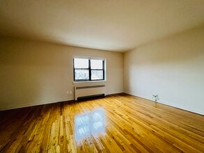 118 Washington Ave, Unit top floor in Rutherford, NJ - Foto de edificio - Building Photo