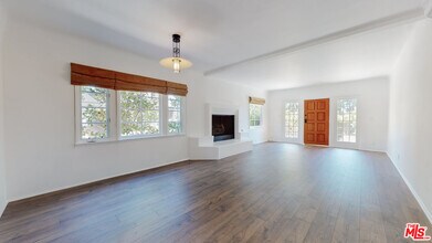 9000 Elevado Ave in West Hollywood, CA - Building Photo - Building Photo