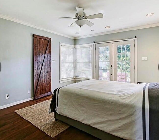 property at 515 W 30th St