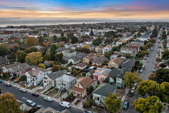 895 Oak St in Alameda, CA - Building Photo - Building Photo