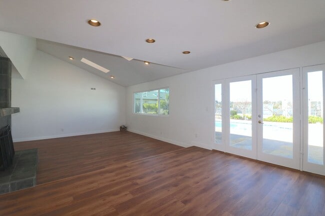 2672 Angell Ave in San Diego, CA - Building Photo - Building Photo