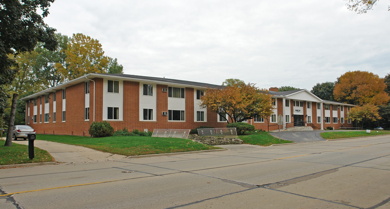 Barclay in Racine, WI - Foto de edificio