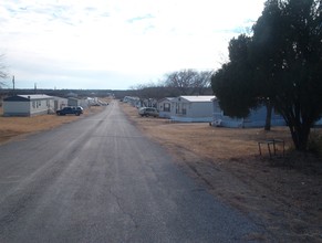 Woodhaven Manufactured Home Community in Mineral Wells, TX - Building Photo - Building Photo