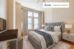 Room in Shared 3 bed/2 bath home in Chicago, IL - Building Photo