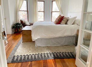 9 Oakview Ter, Unit 2 in Boston, MA - Foto de edificio - Building Photo