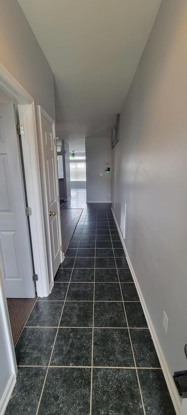 2540 Spring Valley Loop in Lexington, KY - Building Photo - Building Photo